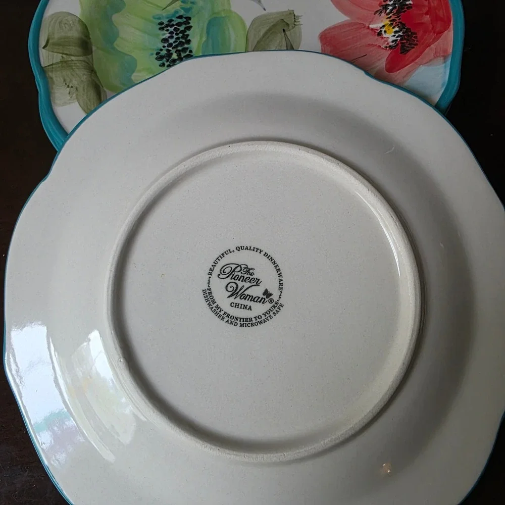 The Pioneer Woman Vintage Bloom Floral Salad Plates Set of 4 Scalloped 8.5in